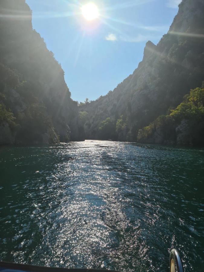 La Parenthese Villa Entrevennes Bagian luar foto